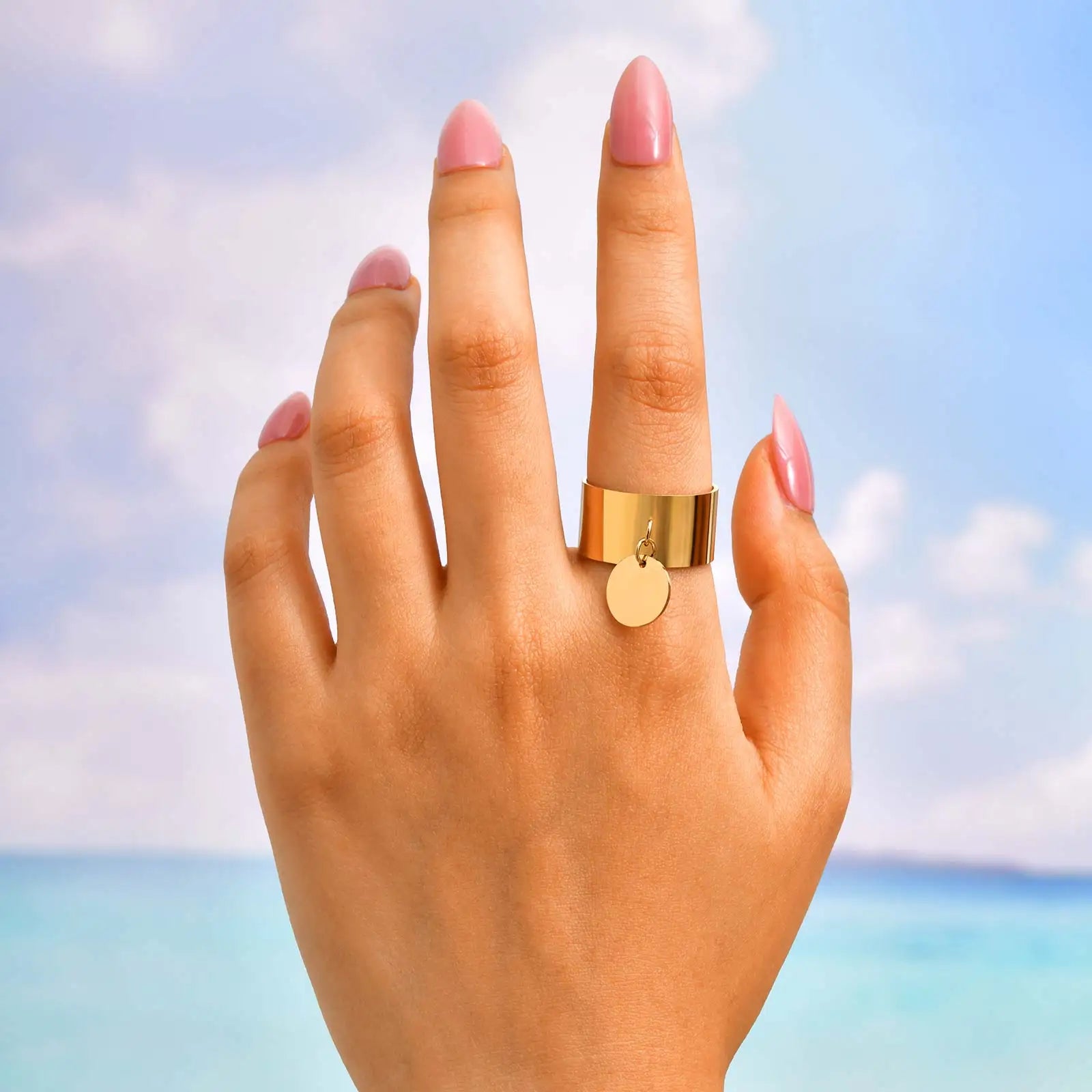 Bague Large À Pendentif « PALMA » – Anneau Ajustable &amp; Médaille Dorée