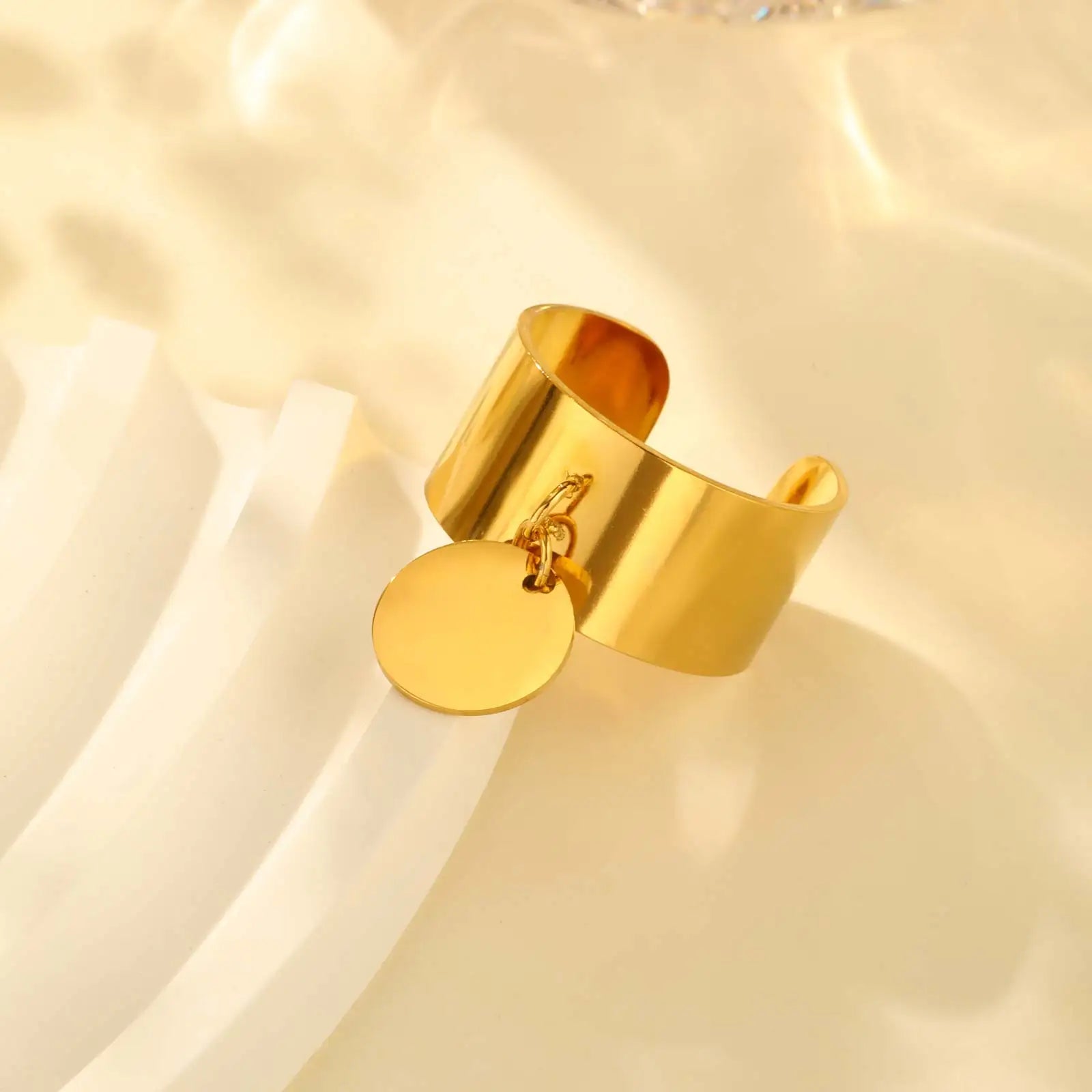 Bague Large À Pendentif « PALMA » – Anneau Ajustable &amp; Médaille Dorée