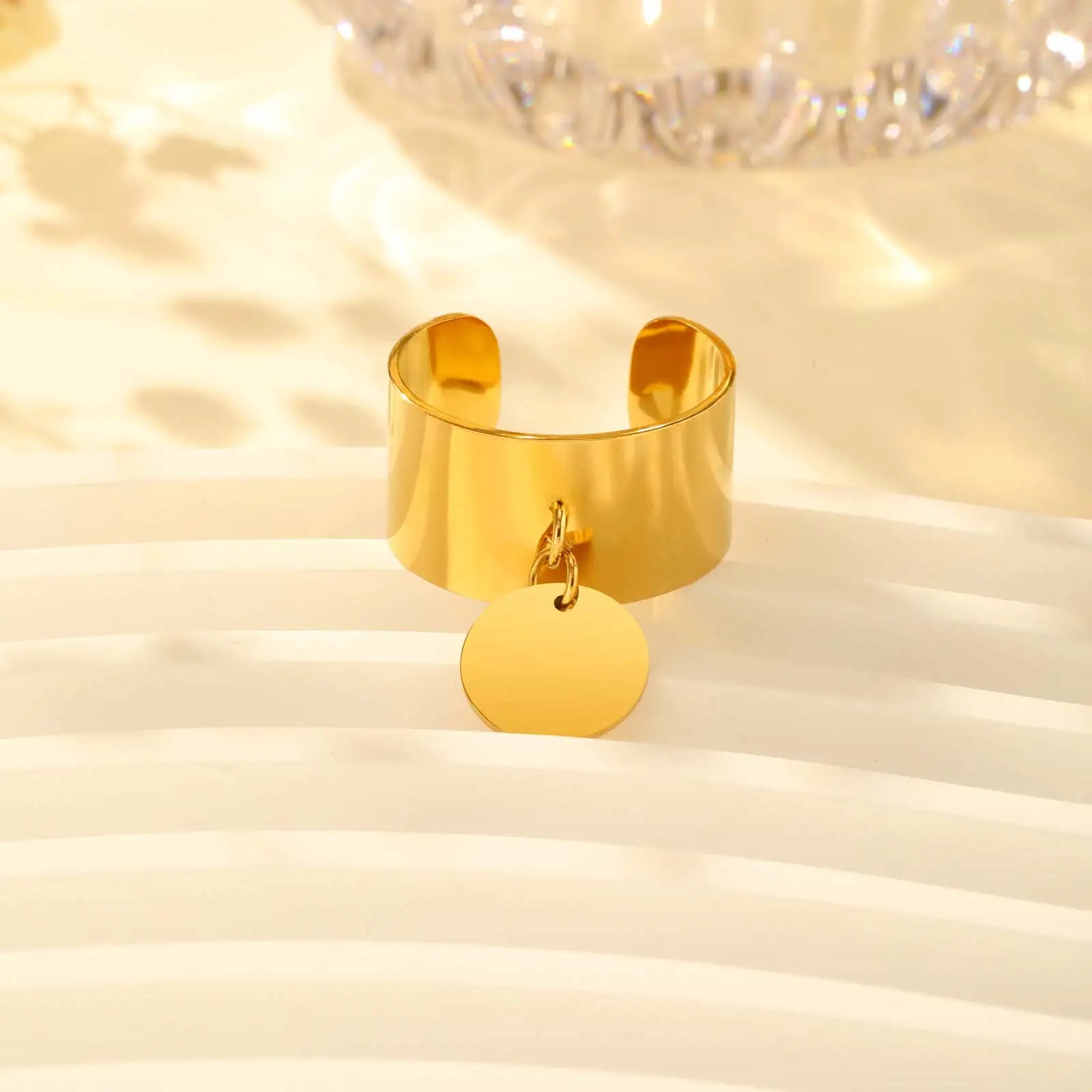Bague Large À Pendentif « PALMA » – Anneau Ajustable &amp; Médaille Dorée